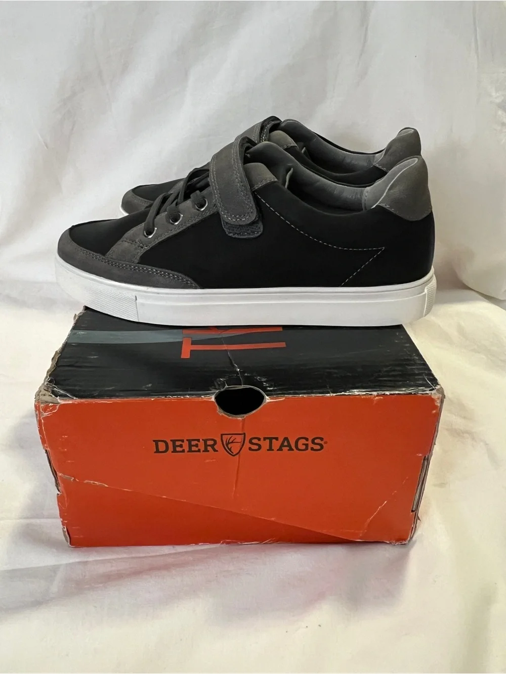 Boy’s Black and Gray Casual Elastic No-Tie Sneakers Size 4